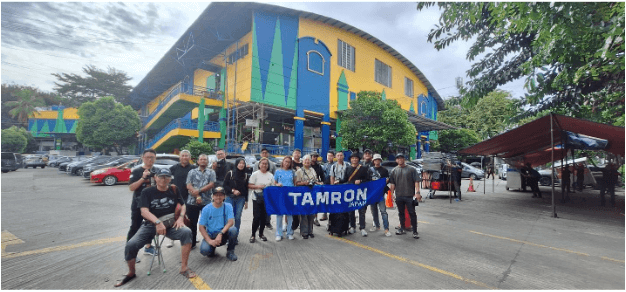 Ngabuburit di Pasar Santa bersama Shutter Trip, Halofoto App, dan Tamron!